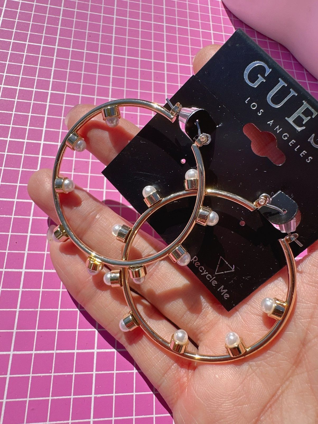Guess Guess Earrings white pearls on gold loops clip on drops Size ONE SIZE - 2 Thumbnail