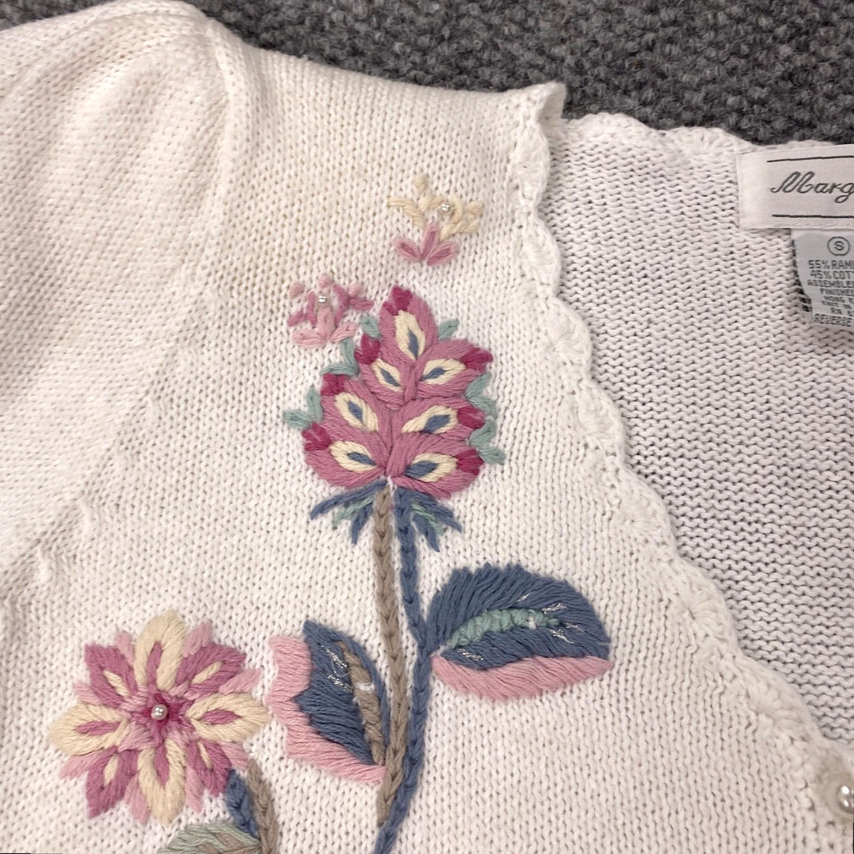 Vintage VINTAGE Margules Cardigan Sweater Womens Small White Floral Embroidered 80s NWT Size S / US 4 / IT 40 - 7 Thumbnail