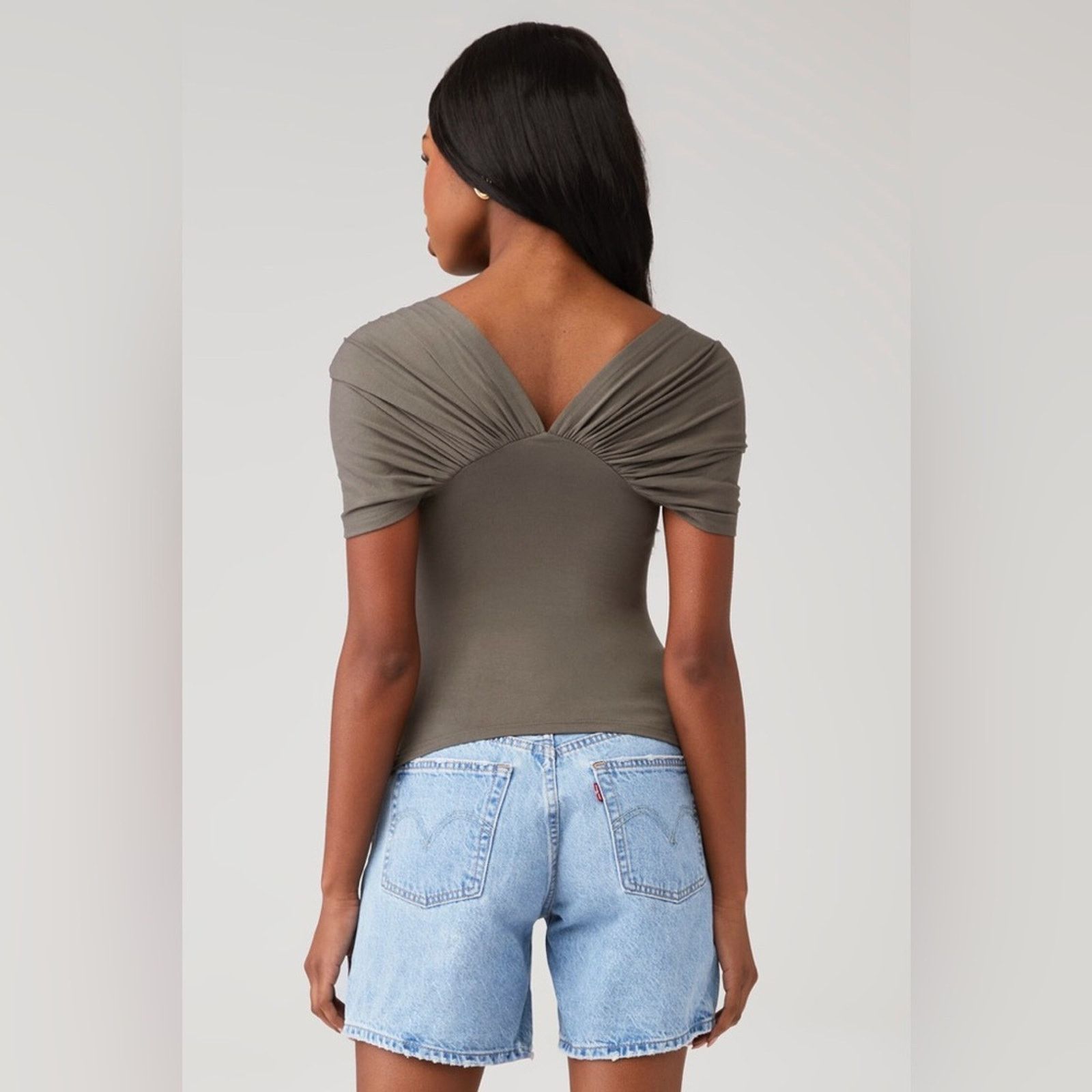 Free People Favorite Daughter “The I’m Evolved” Top- Grey (item #047) Size L / US 10 / IT 46 - 4 Thumbnail