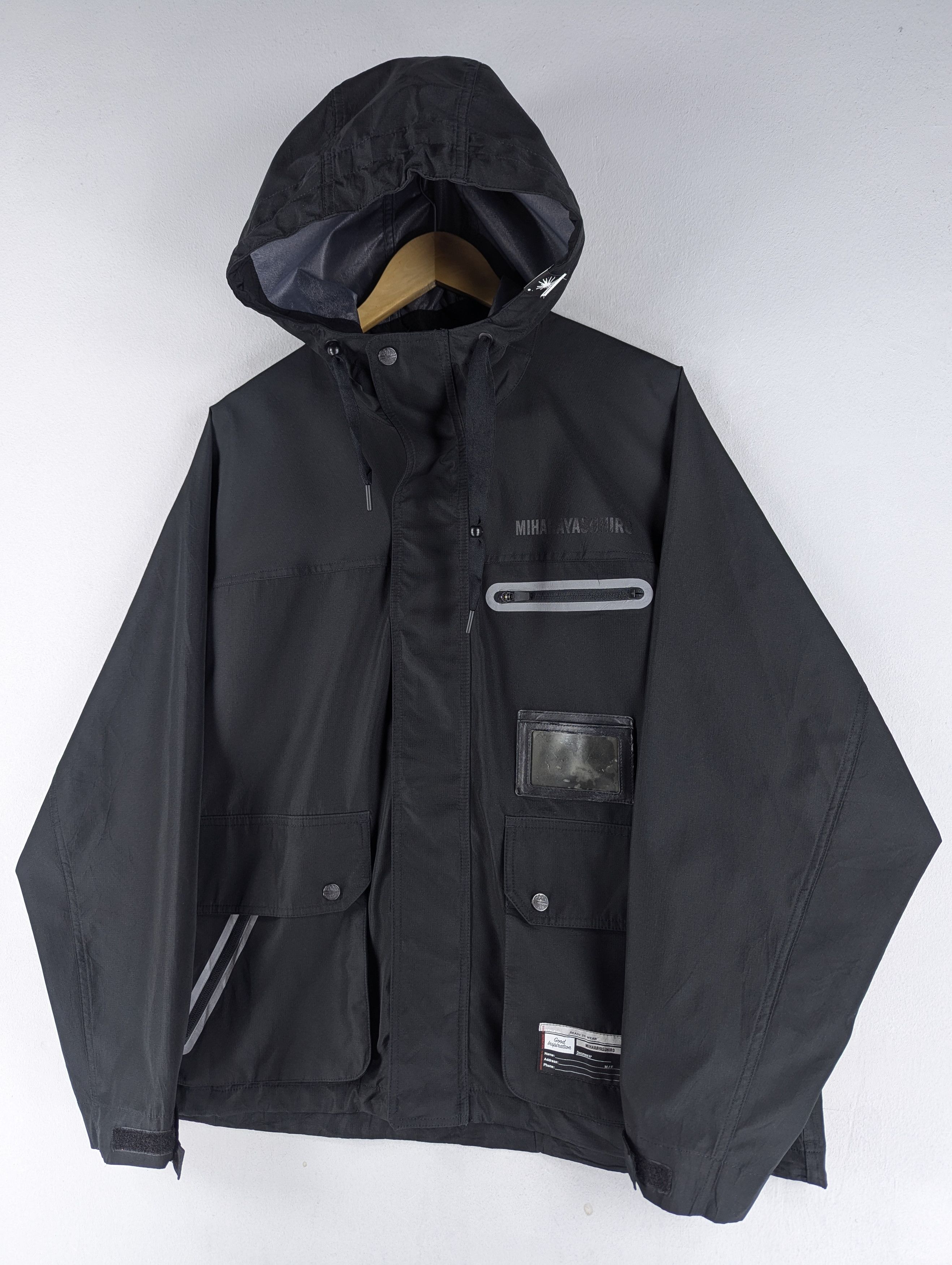 GU × Maison MIHARA YASUHIRO MIHARAYASUHIRO x GU Waterproof Techtical Mountain Jacket Size US M / EU 48-50 / 2 - 2 Thumbnail
