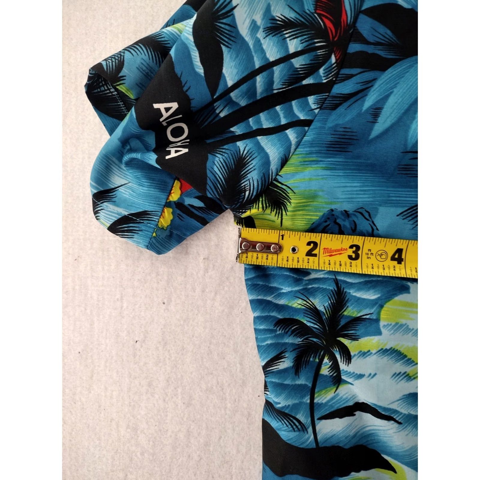 Vintage La Leela Blue Hawaiian Shirt Mens XL Casual Button-Down w/ Palm Trees, Polyester, Short Sleeve, Patterned, 60s-90s Aloha Beach Theme, Regular Fit Size US XL / EU 56 / 4 - 7 Thumbnail
