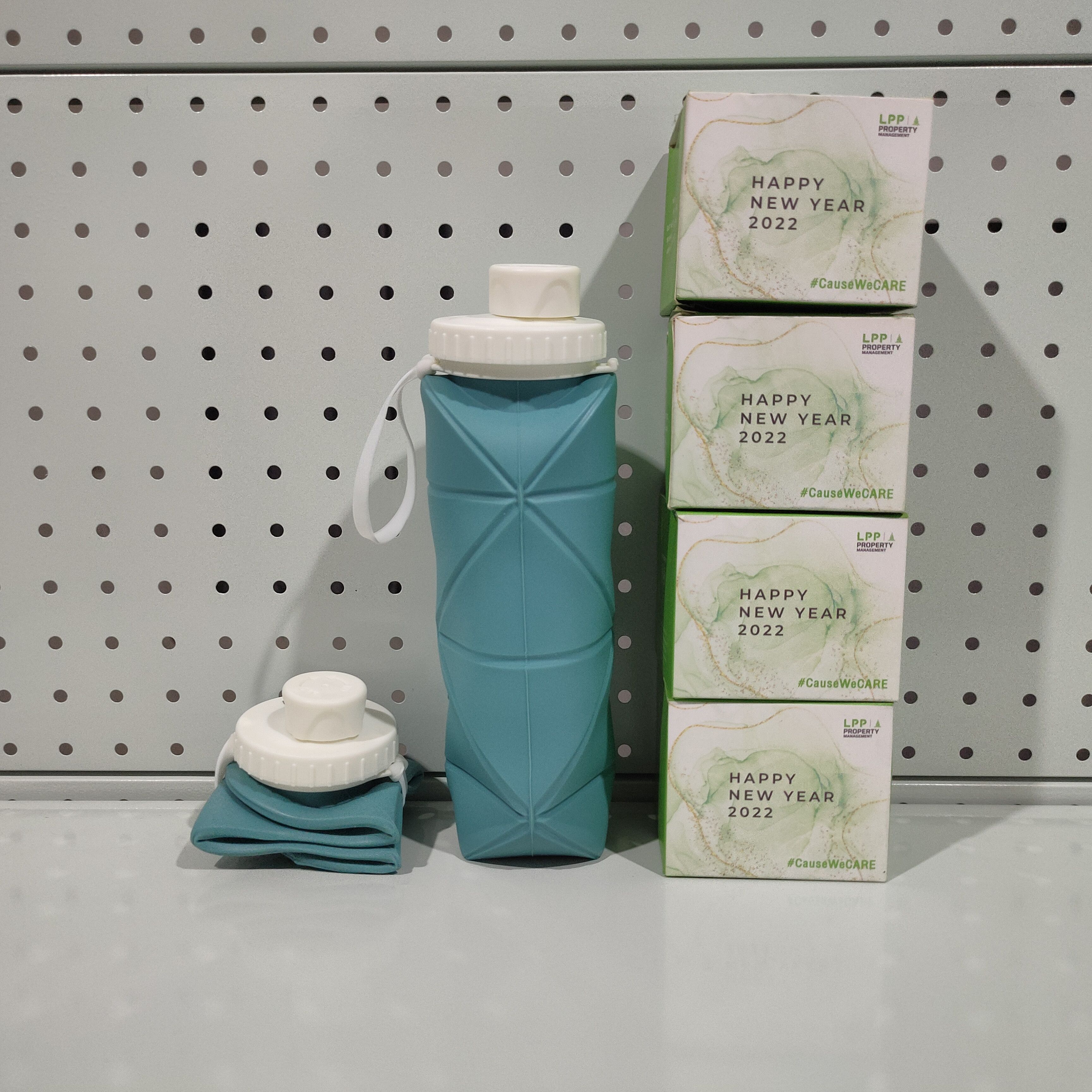Other 🔥New Collapsible Silicone Water Bottle 4 pieces for $20 Size ONE SIZE - 1 Thumbnail