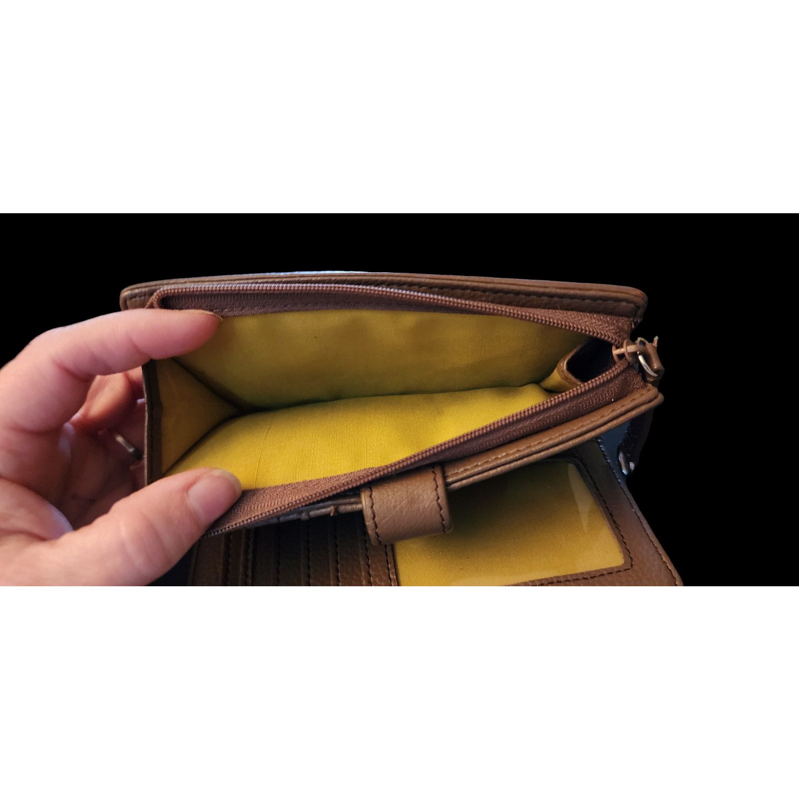 Kenneth Cole Kenneth Cole Reaction Brown leather wallet. Size ONE SIZE - 3 Thumbnail