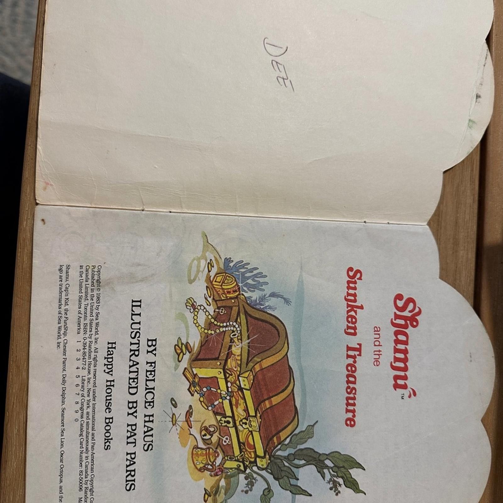 Disney Golden Book Vintage Shamu Teeny Giraffe Book Little Hiawatha Size ONE SIZE - 8 Thumbnail