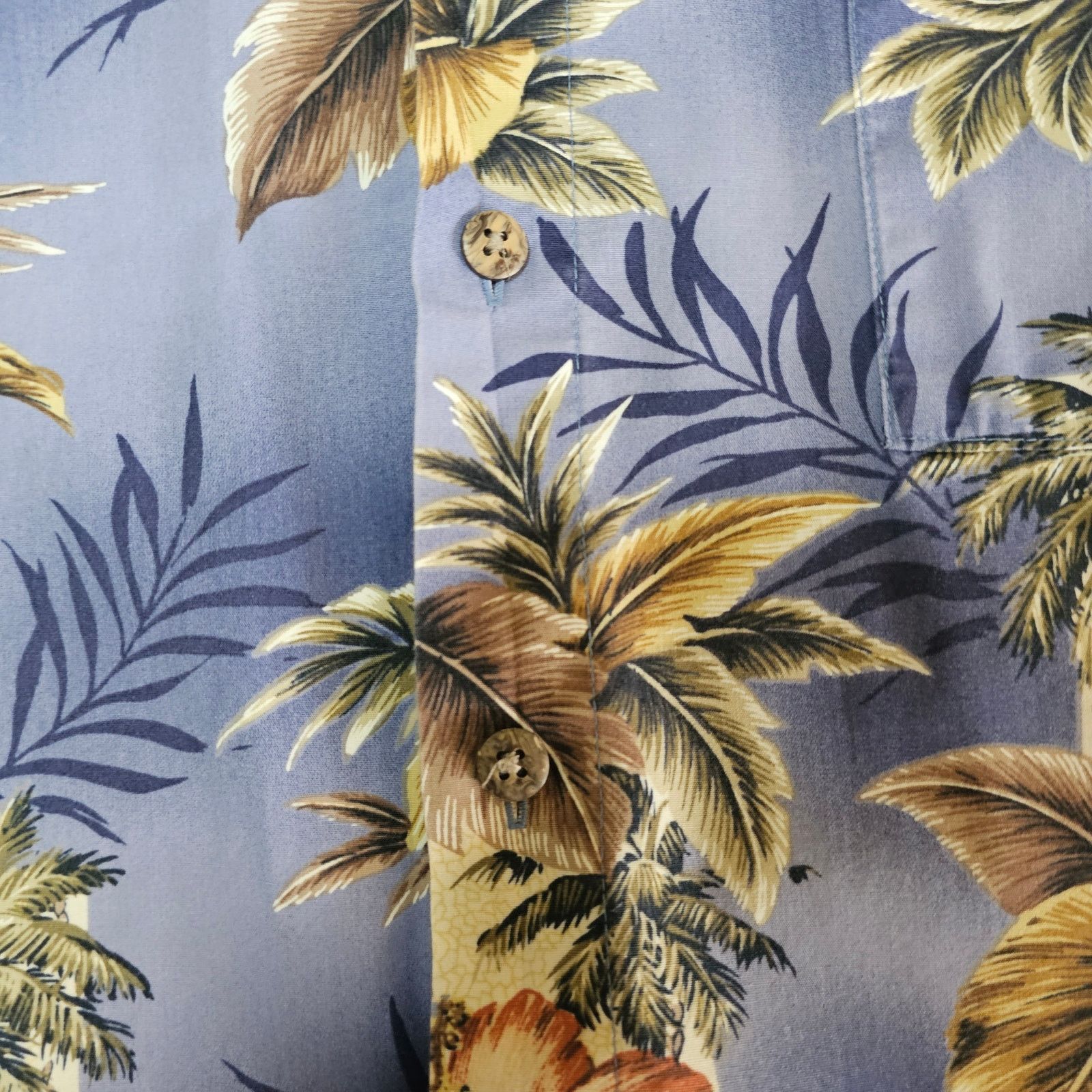 Pierre Cardin Men's Pierre Cardin Hawaiian shirt coconut buttons large. Size US L / EU 52-54 / 3 - 9 Thumbnail