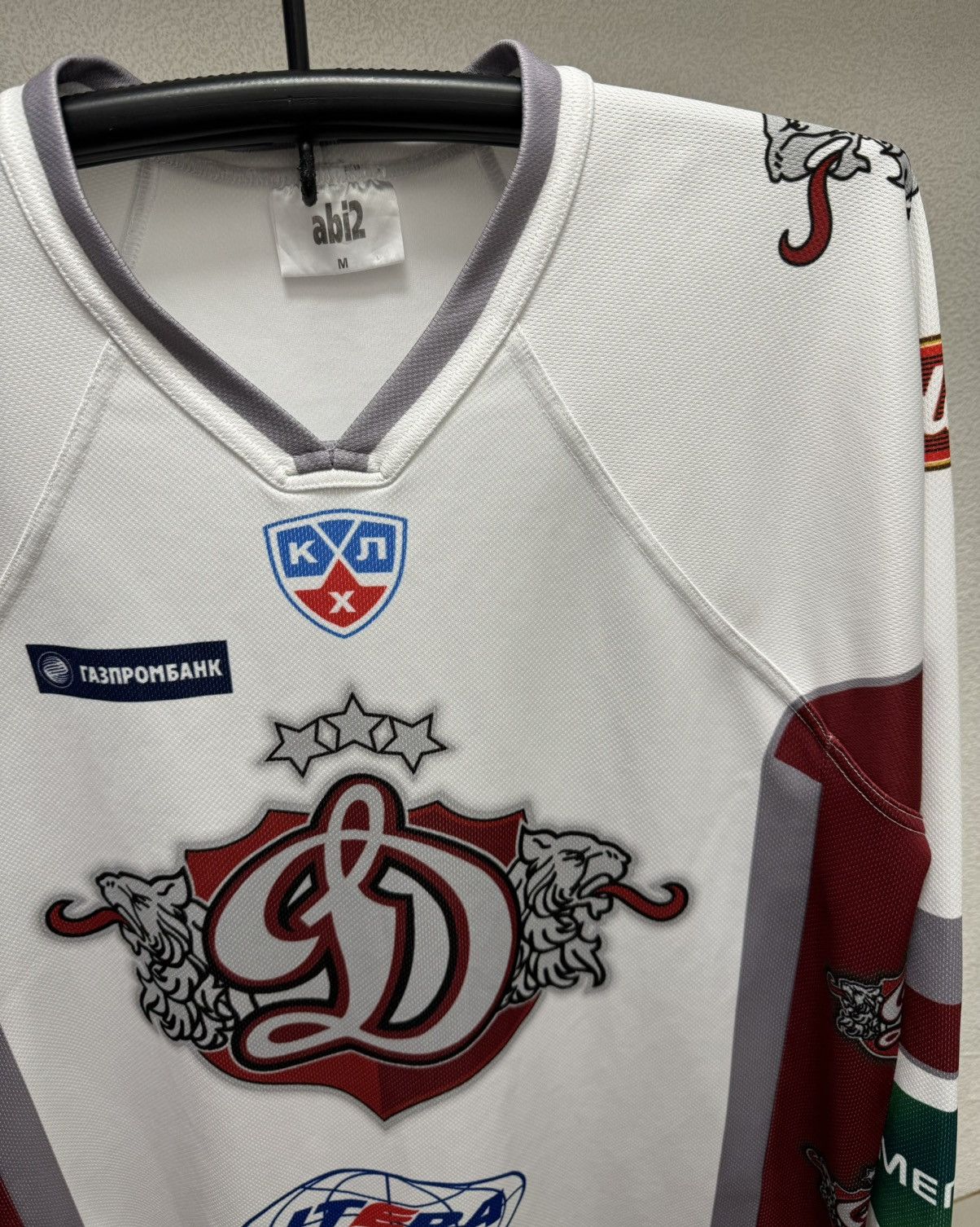 Vintage Dinamo Riga vintage longsleeve hockey jersey KHL m sz Size US M / EU 48-50 / 2 - 6 Thumbnail