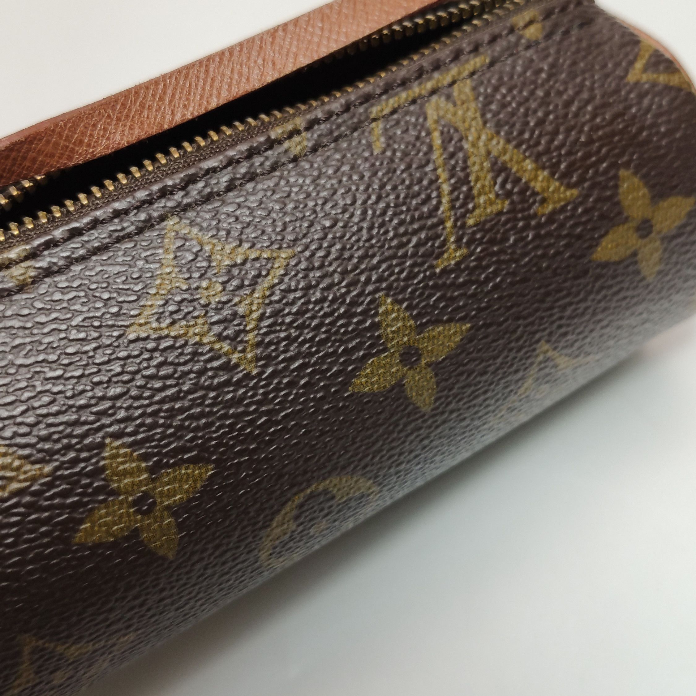 Louis Vuitton Louis Vuitton (LV) Papillon Mini Cowhide Monogram Printed D Size ONE SIZE - 6 Thumbnail