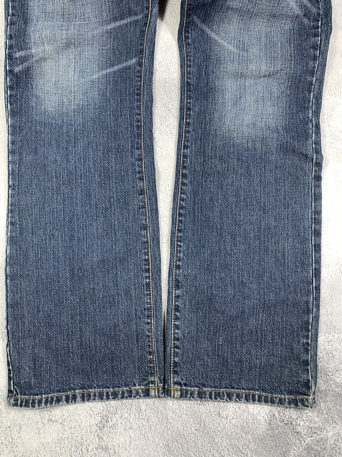 Vintage Vintage Y2K Faded straight denim jeans streetwear size 33x34 Size US 33 - 8 Thumbnail