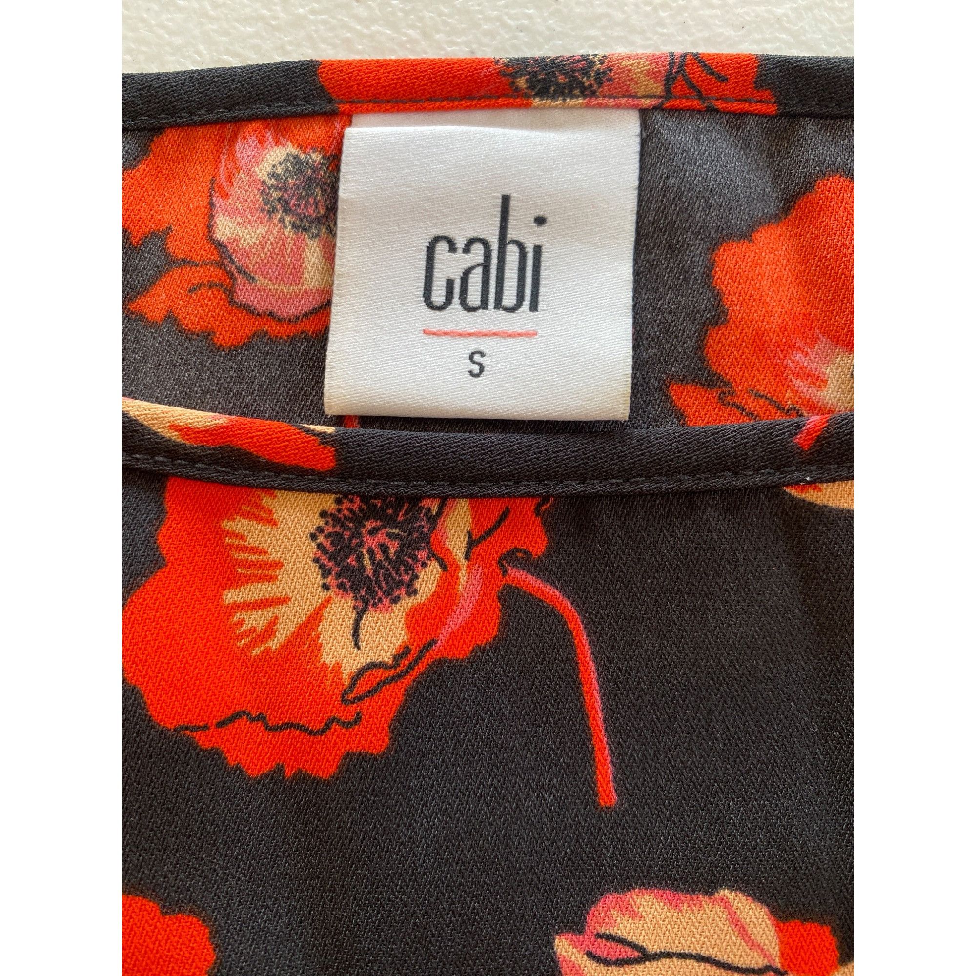 Designer CAbi Red Poppies Short Sleeve Blouse Tunic W's Small Split B Size S / US 4 / IT 40 - 8 Thumbnail