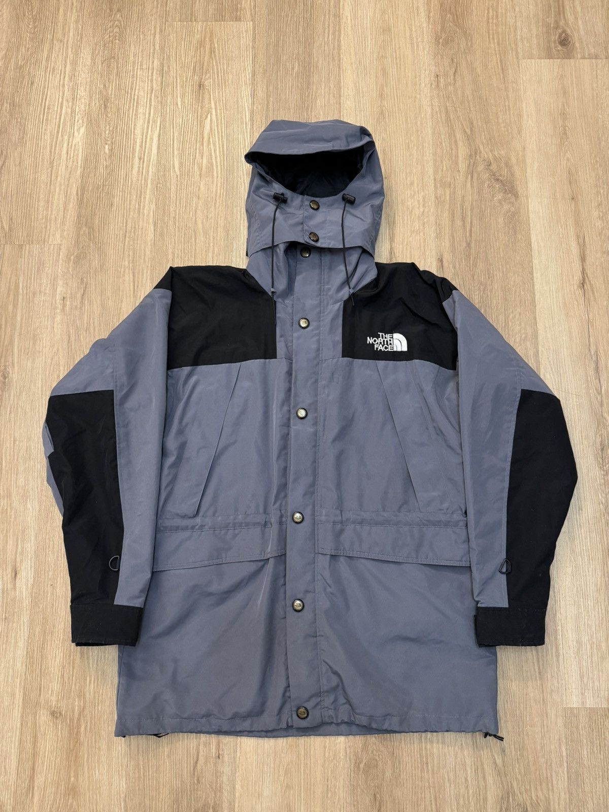 The North Face × Vintage The North Face Gore-Tex GTX Vintage 1990s Mountain Jacket L Size US L / EU 52-54 / 3 - 1 Thumbnail