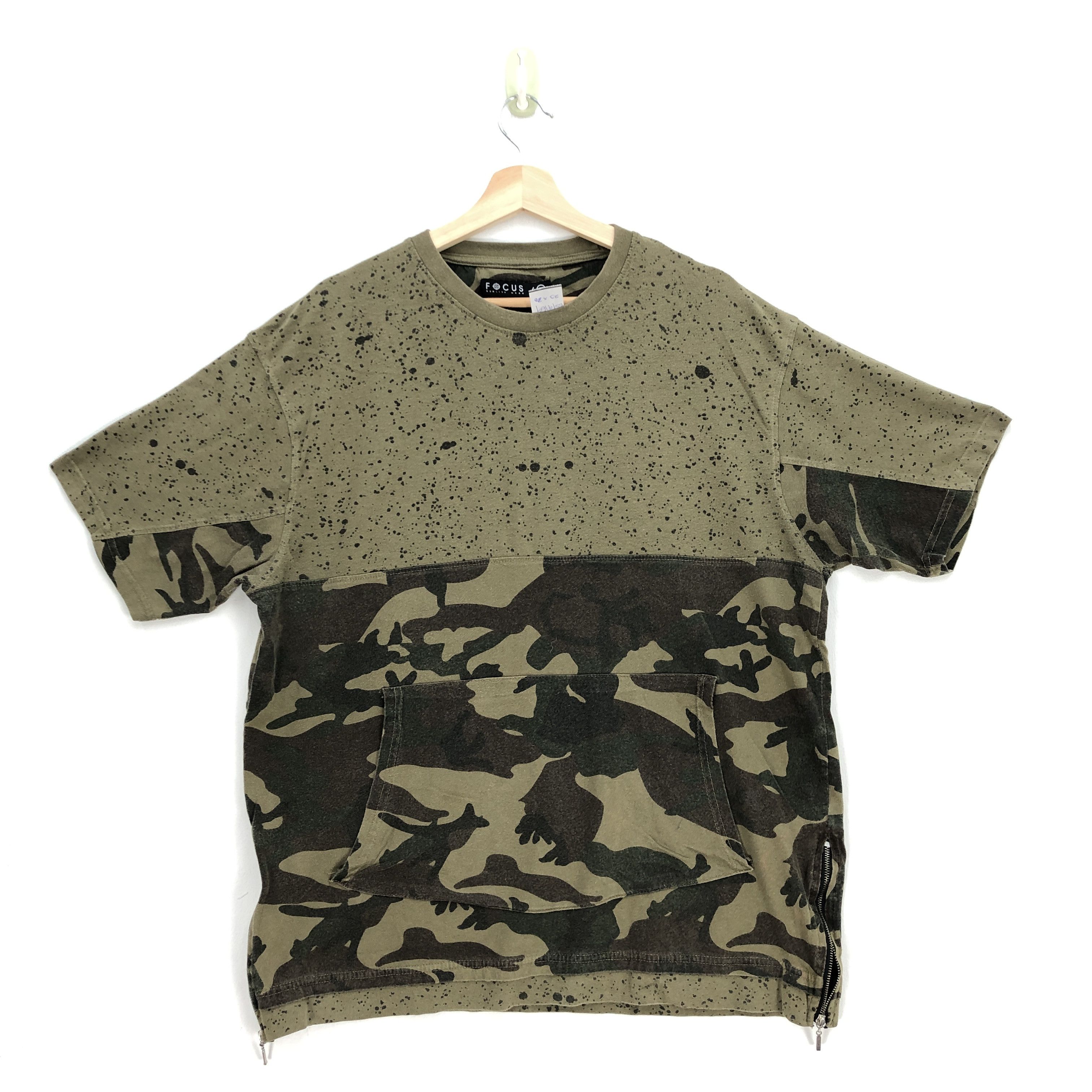 Japanese Brand Vintage Y2K Camouflage Tshirt Camouflage Crewneck Tees Size US L / EU 52-54 / 3 - 1 Thumbnail