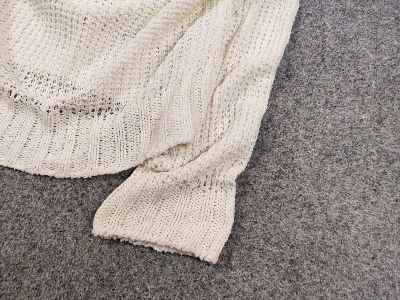 Issey Miyake Vintage 90s Issey Miyake Japan Linen Blend Mech Knit Sweater Size S / US 4 / IT 40 - 5 Thumbnail