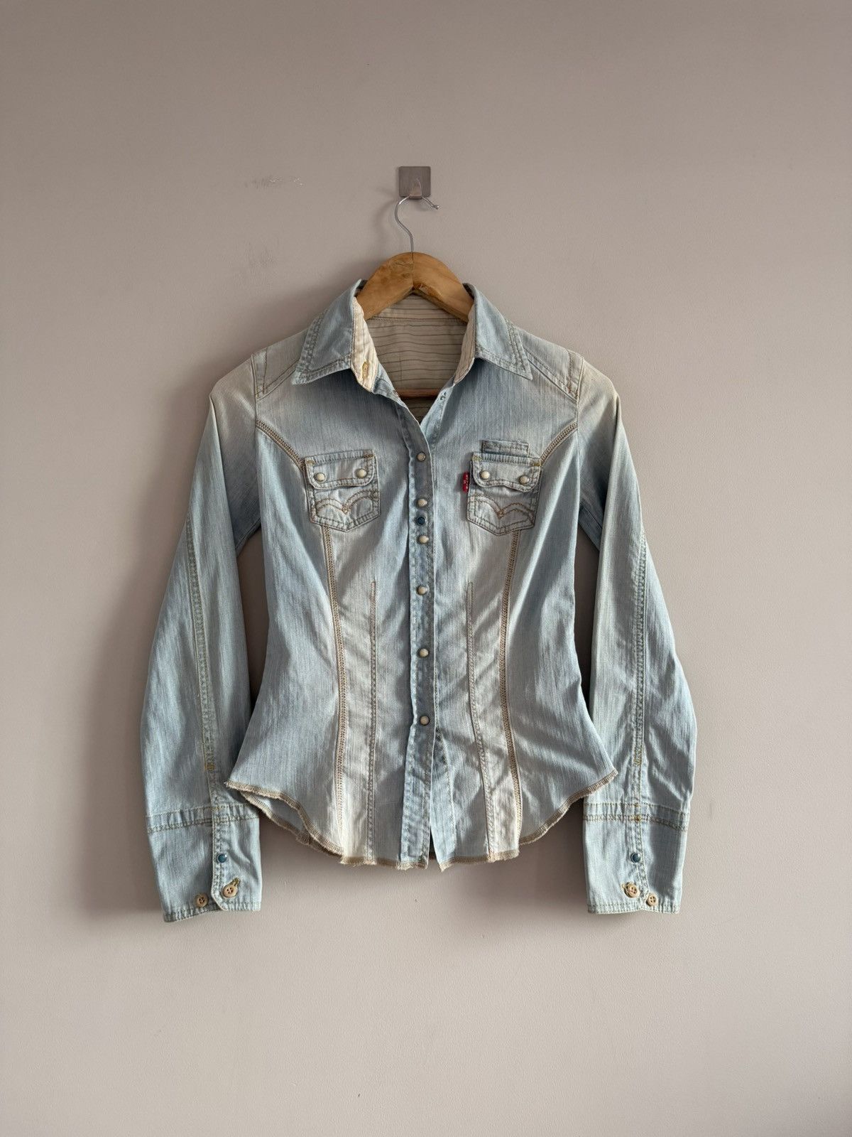 Levi's Levi’s Fitted Western Denim Shirt Size S / US 4 / IT 40 - 1 Thumbnail