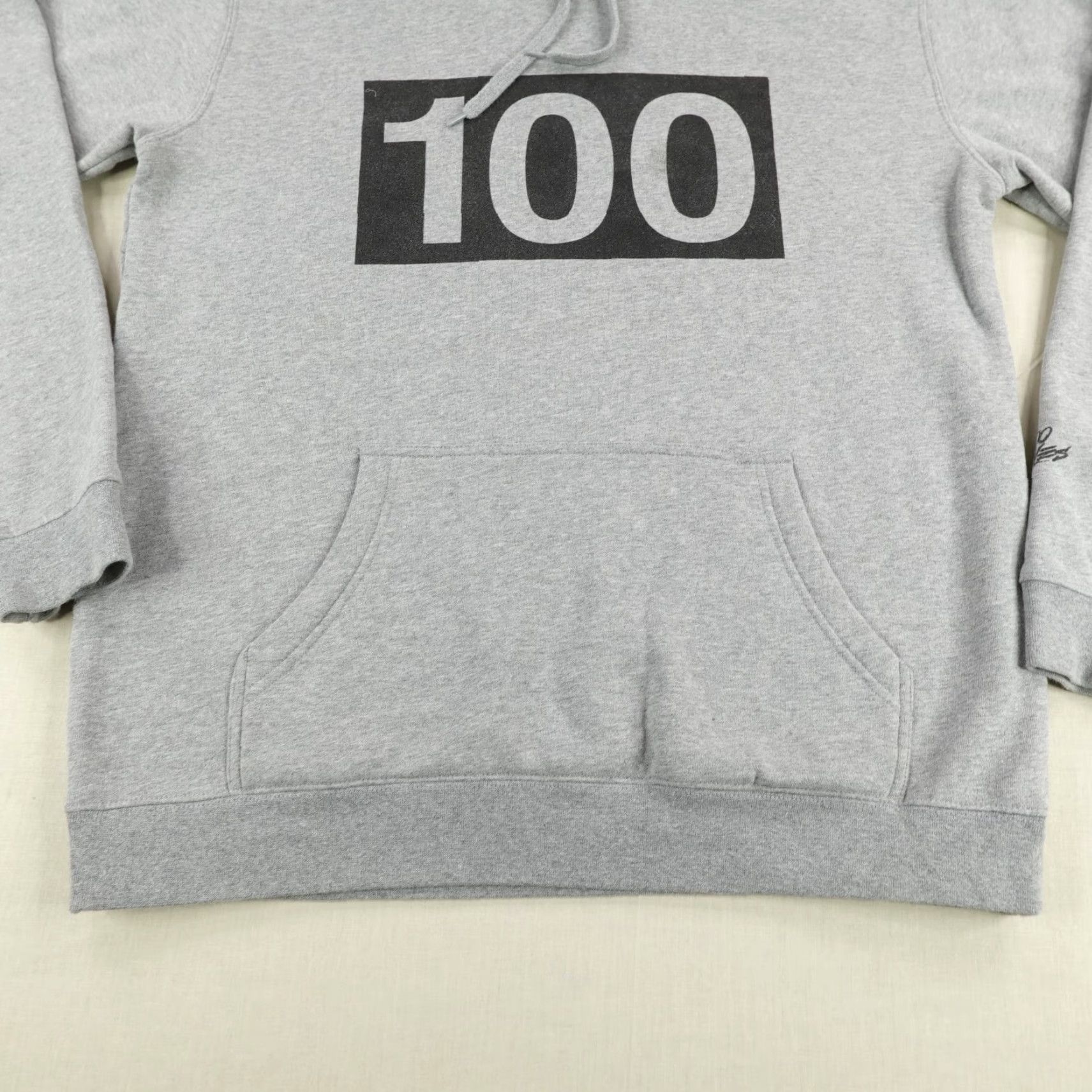 100 Thieves VINTAGE 100 Thieves Hoodie Men Large Gray Black Pullover Sweatshirt Knit Logo Graphic Print Hooded Pockets Mens Size US L / EU 52-54 / 3 - 4 Thumbnail