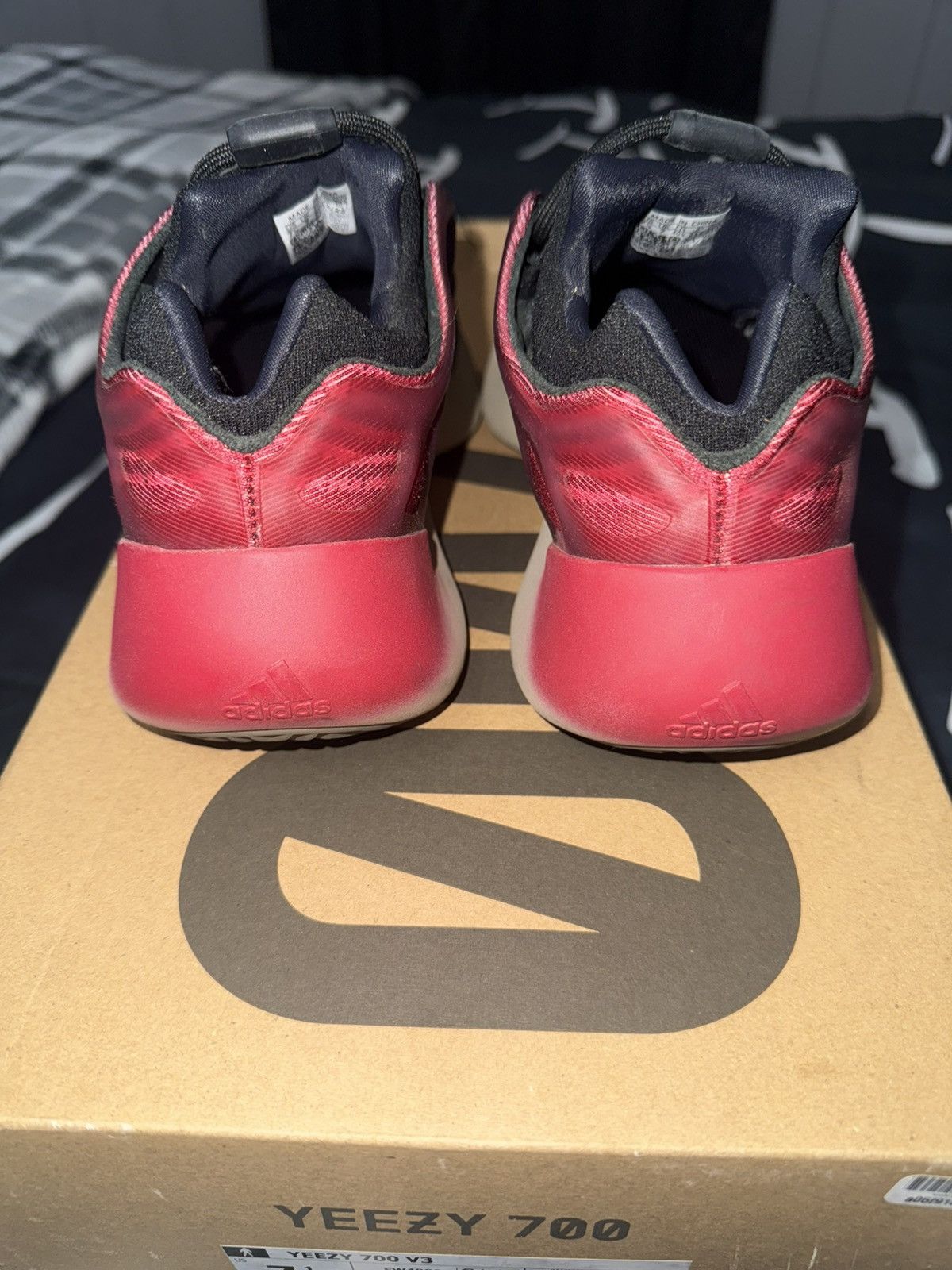 Yeezy Yeezy 700 v3 Size US 7.5 / EU 40-41 - 5 Thumbnail