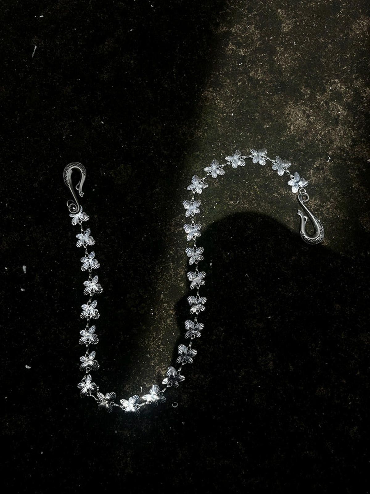 Jewelry Silver Floral Chain Accessory for Pants, Stylish Charm Size ONE SIZE - 3 Thumbnail