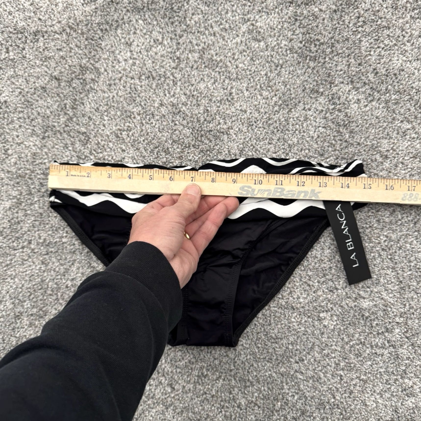 Vintage La Blanca Bikini Bottom 6 Swim Resort Coastal Chic Abstract Wave Ruched Classic Women Black Nylon Bikini Bottom Style Classic 6 Women Bikini Bottom Size 28" / US 6 / IT 42 - 3 Thumbnail
