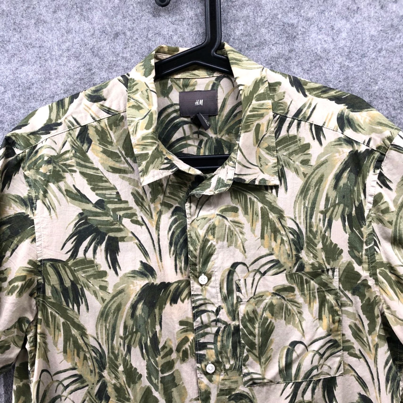 H&M H&M Hawaiian Shirt Mens S Cotton Lightweight Palm Print Short Sleeve Beige Green Shirt Size US S / EU 44-46 / 1 - 3 Thumbnail