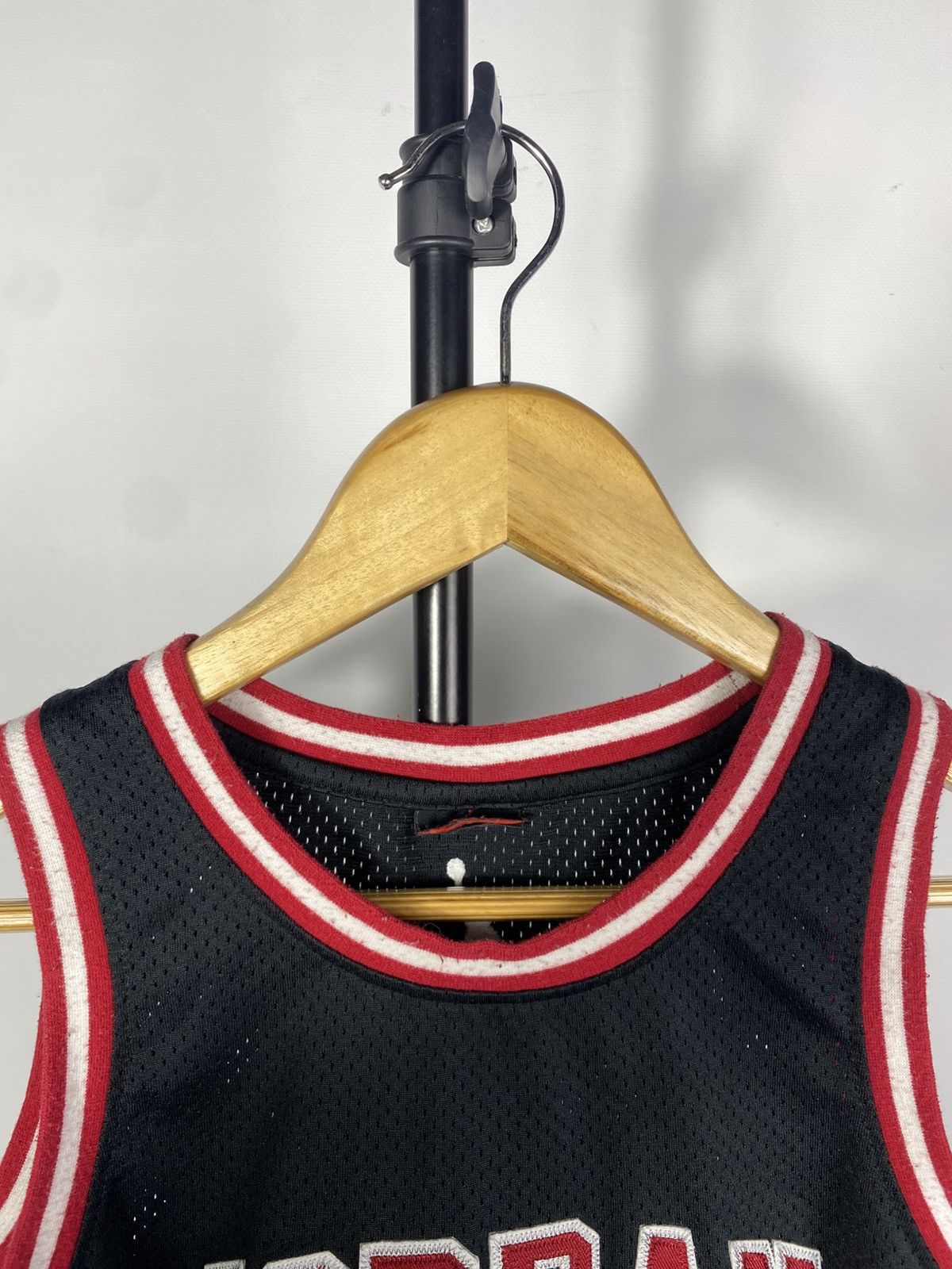 Jordan Brand × NBA × Vintage Vintage NBA Bulls Jordan 23 Jersey Tee Tank 90s Size US XS / EU 42 / 0 - 3 Thumbnail