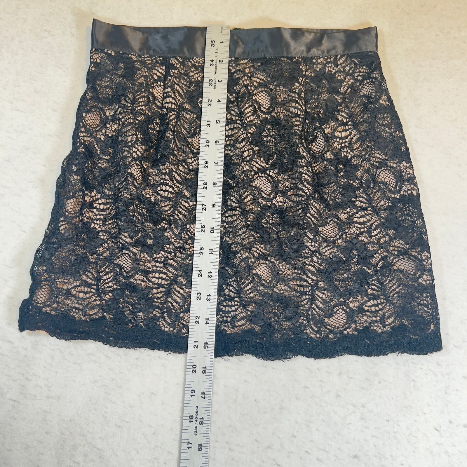 French Connection French Connection A-Line Micro-Mini Skirt Lace 6 Black Beige Size 27" / US 4 / IT 40 - 3 Thumbnail