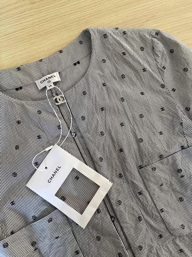 Chanel Chanel 24p small grey shirt Size XS / US 0-2 / IT 36-38 - 4 Thumbnail