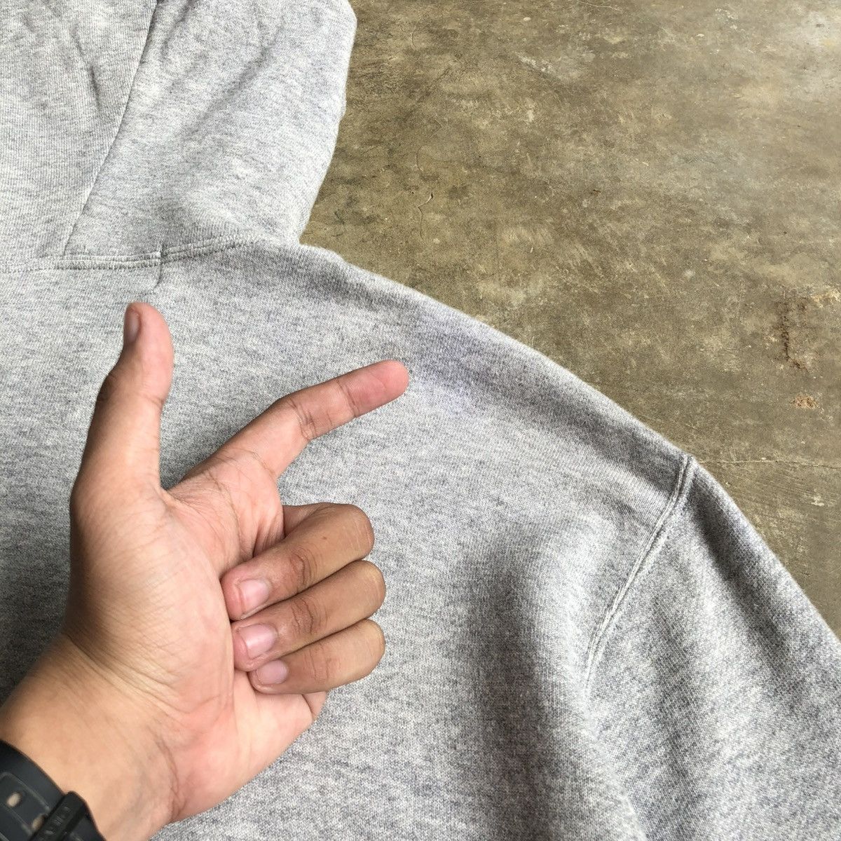 Comme des Garcons PLAY 🇯🇵AD 2017 Comme Des Garcons Play Small Hearts Ziphoodie Grey Size US L / EU 52-54 / 3 - 15 Thumbnail