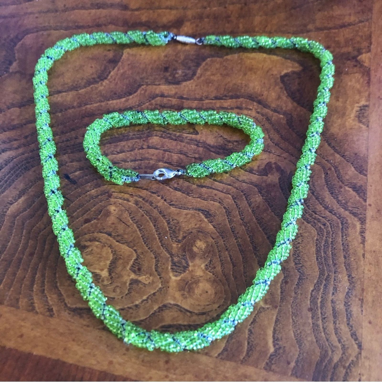 Handmade Handmade braided green seed bead necklace and bracelet set Size ONE SIZE - 2 Thumbnail