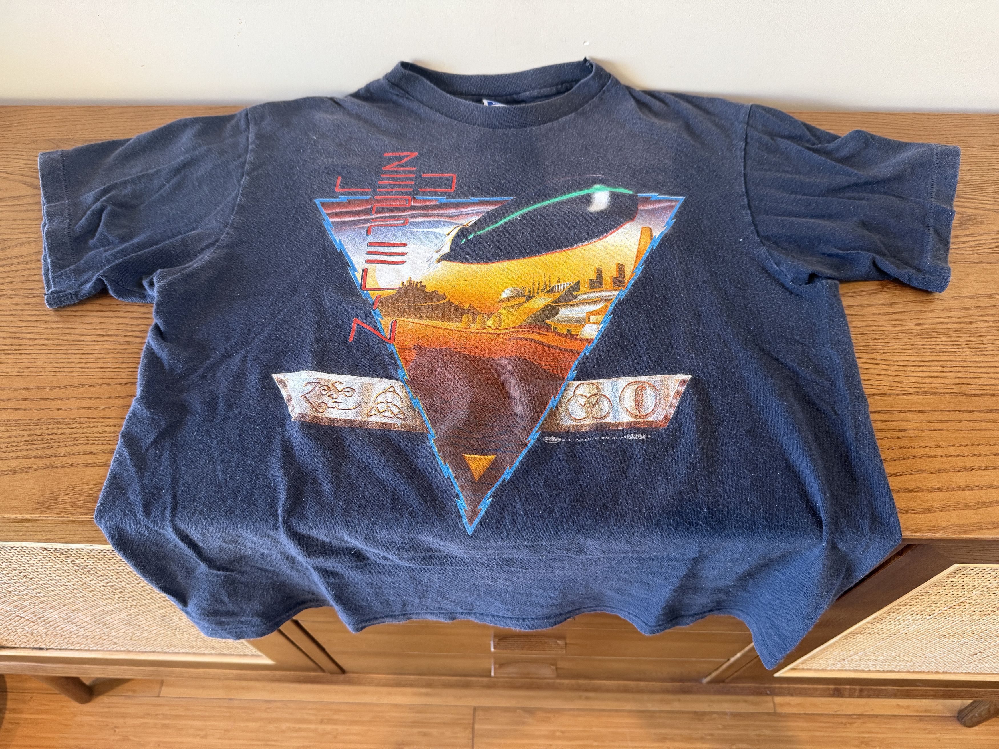 Other Vintage 1988 Led Zeppelin "Blimp ZOSO" T-Shirt Size US L / EU 52-54 / 3 - 1 Thumbnail