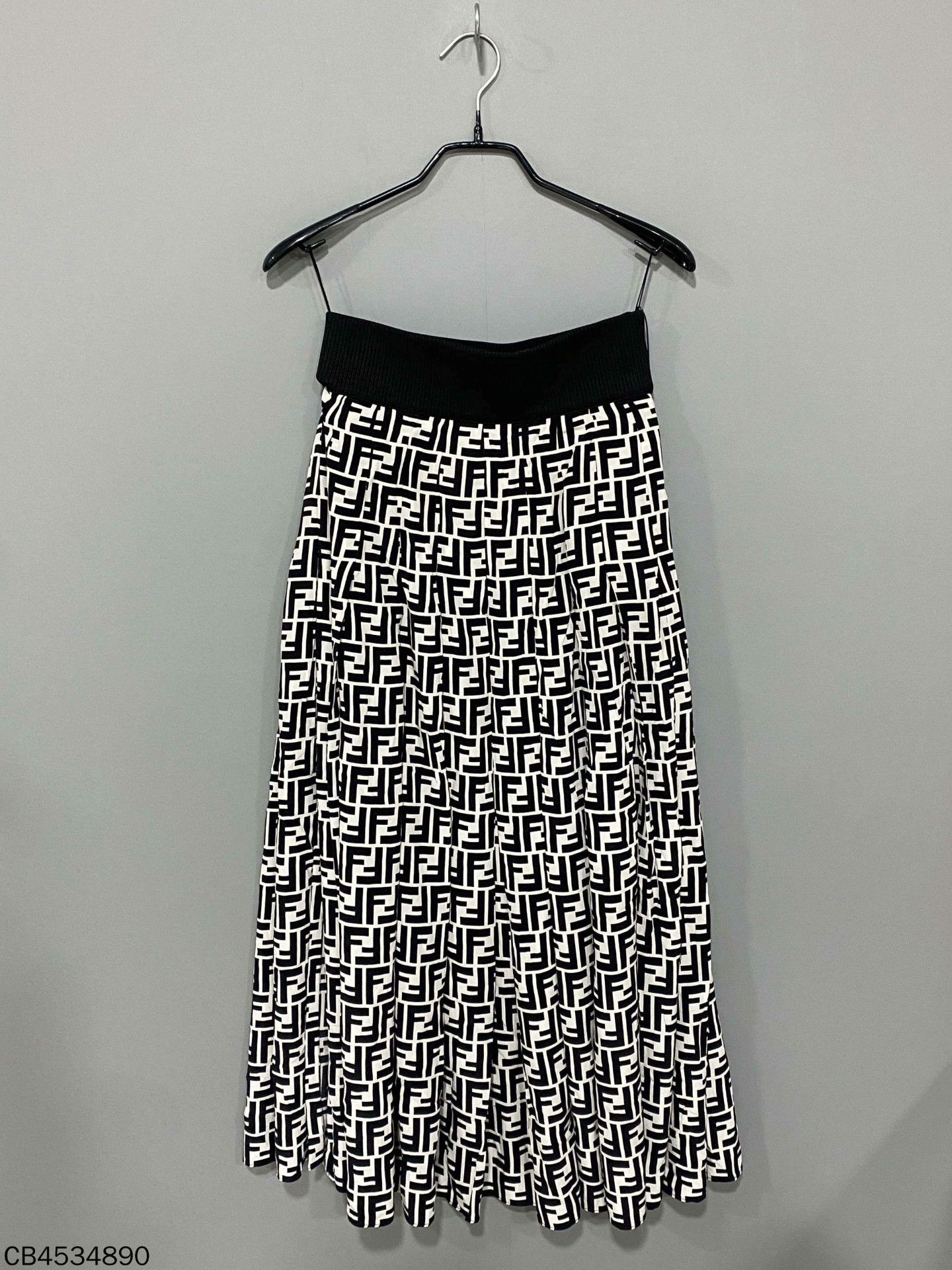 Fendi Fendi Silk Skirt XS Women Size 24" / US 00 / IT 34 - 1 Thumbnail