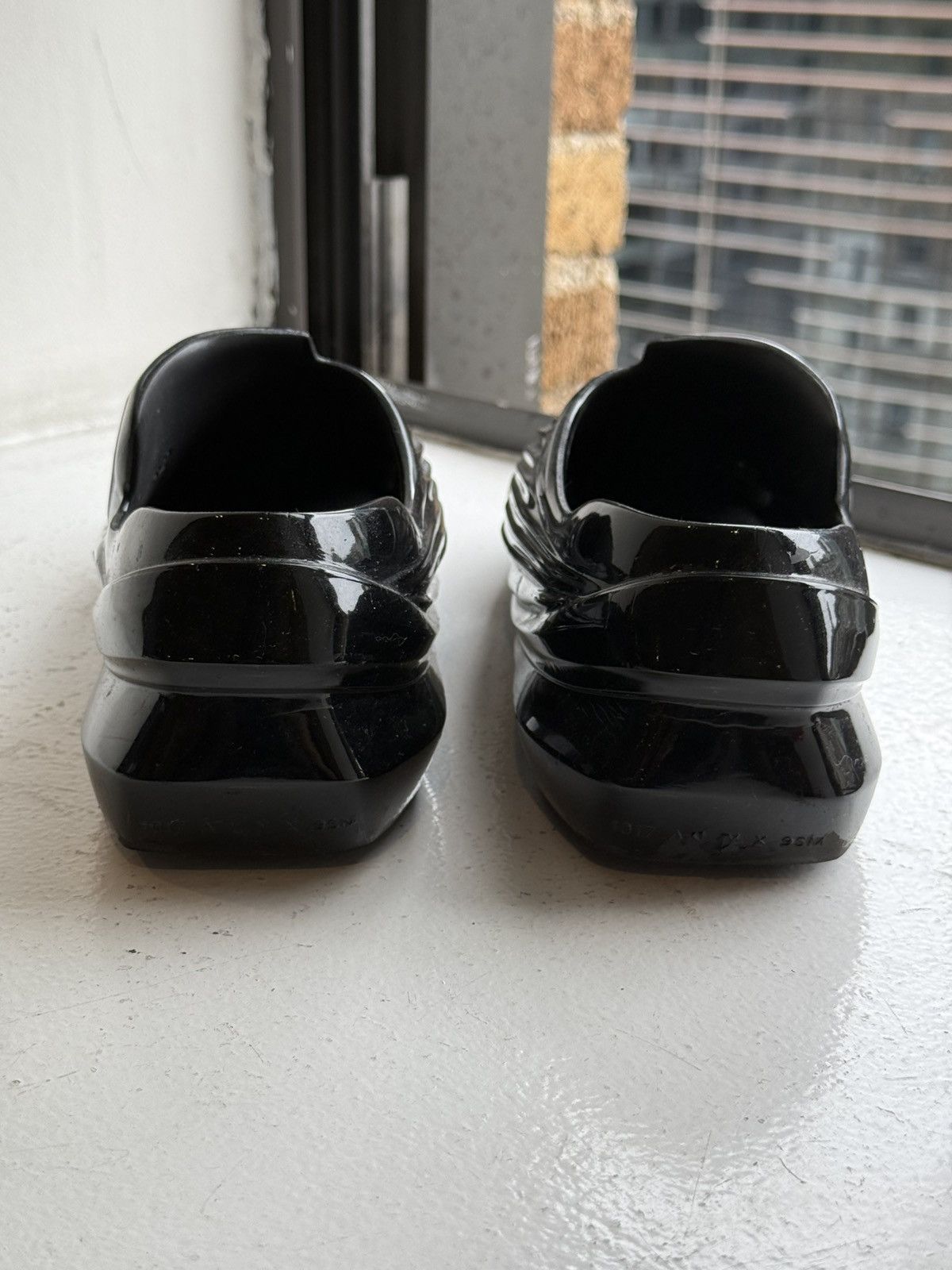 1017 ALYX 9SM 1017 Alyx 9SM Black Shiny Mono slip on Size US 9 / EU 42 - 3 Thumbnail