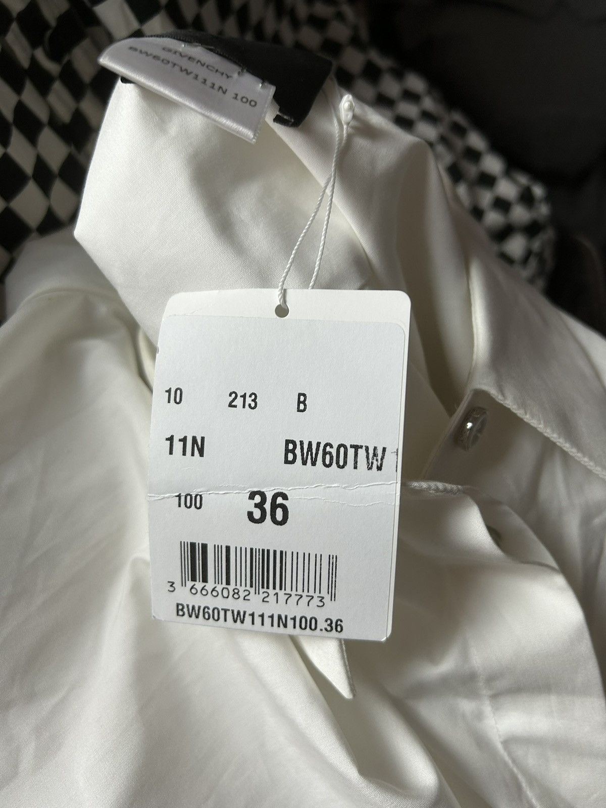Givenchy Sample Givenchy MMW oversized shirt Size US M / EU 48-50 / 2 - 8 Thumbnail