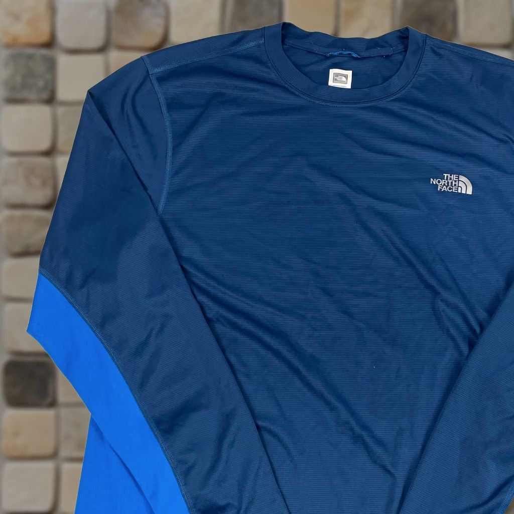 The North Face The North Face Shirt Mens Medium Blue VaporWick Long Sleeve Workout Gym Climbing - Solid Size US M / EU 48-50 / 2 - 1 Thumbnail