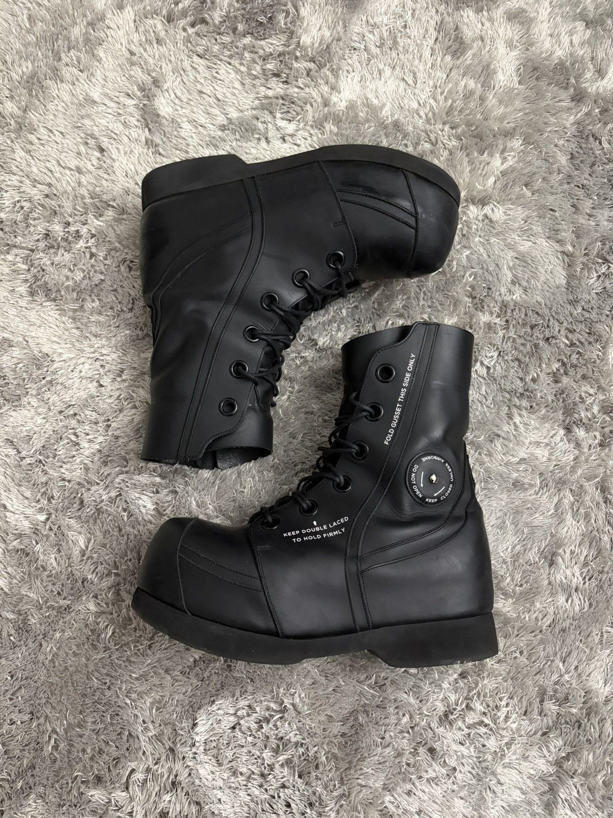 うさぎ　TAKAHIROMIYASHITA Takahiromiyashita The Soloist. AW19 BUNNY BOOTS | Grailed