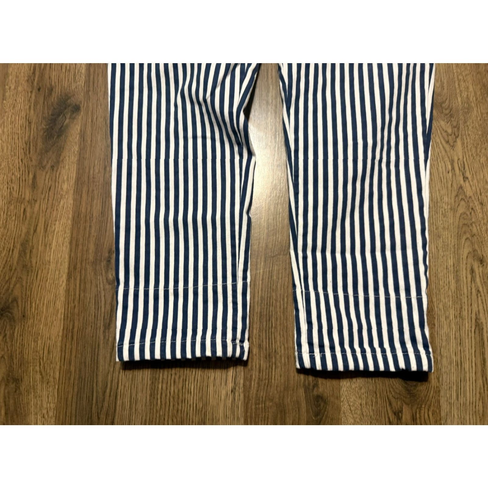 J Brand Brand Bazar Pants Women's Size 26? White Blue Striped Pull On Tie Waist Size 26" / US 2 / IT 38 - 2 Thumbnail