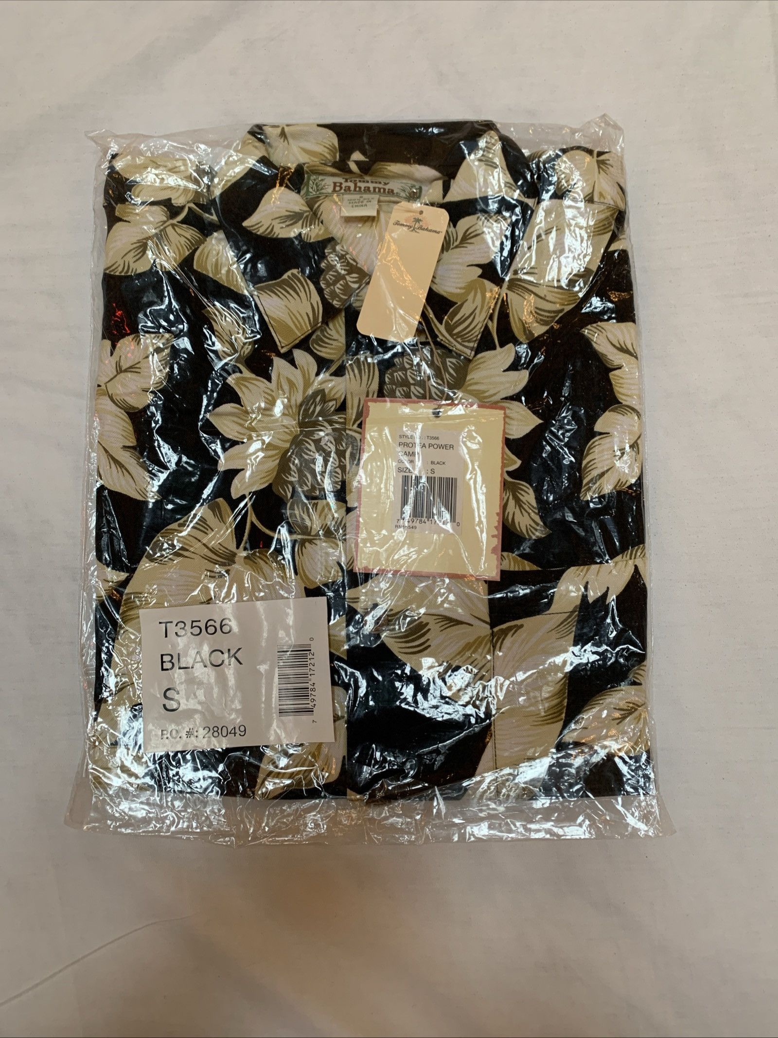 90s Brand new with Tags Hawaiian Shirt Tommy Bahama