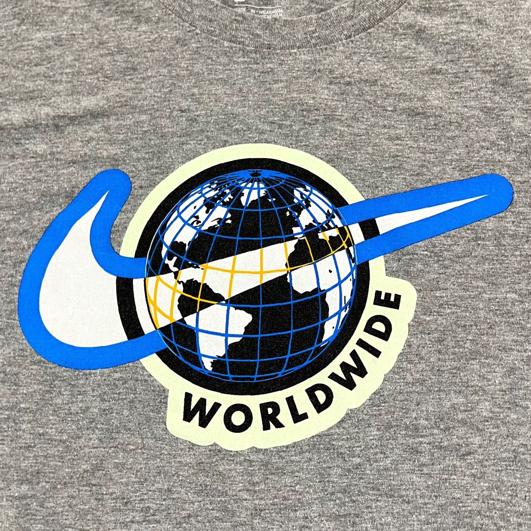 Nike NIKE Shirt Men Medium Gray Graphic WORLDWIDE Globe Swoosh Check Tee Short Sleeve Mens Shirt Gray Nike WorldWide Logo Graphic Tee Size US M / EU 48-50 / 2 - 2 Thumbnail