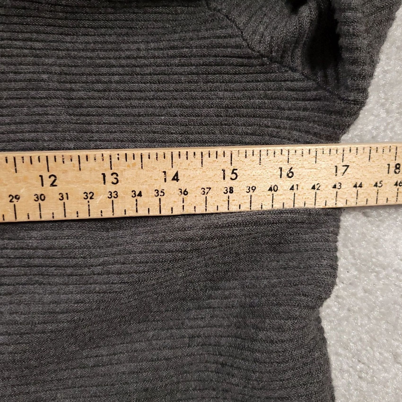 Calvin Klein Calvin Klein Sweater Women's M Gray Turtleneck Long Sleeve Logo Ribbed Pullover Knit Casual, Regular Fit, Fall Winter Spring Size M / US 6-8 / IT 42-44 - 5 Thumbnail