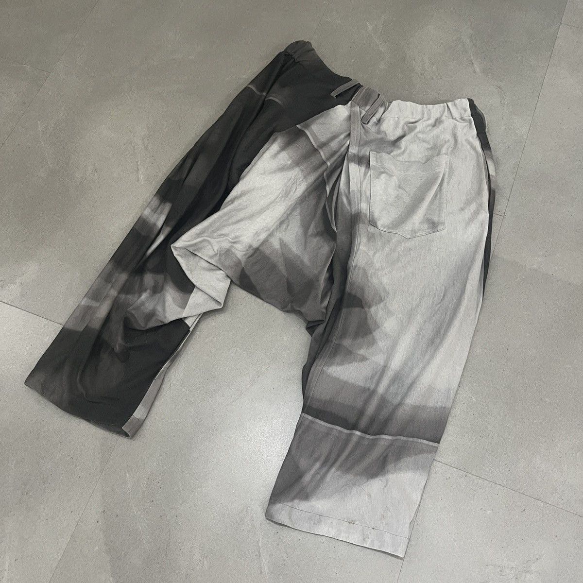Issey Miyake RUNWAY Issey Miyake Men FW16 Tornado Sarouel Cropped Pants Size US 34 / EU 50 - 3 Thumbnail