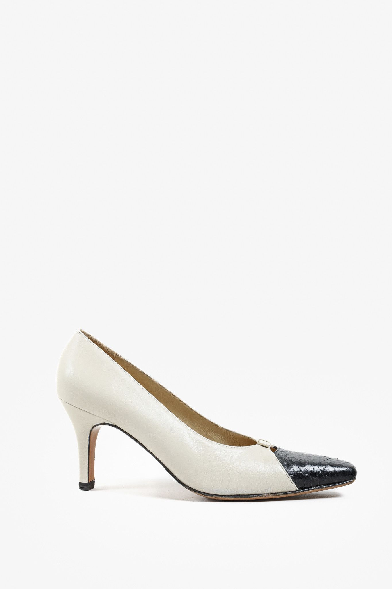 Salvatore Ferragamo Classic Two-Tone Black Beige Pump