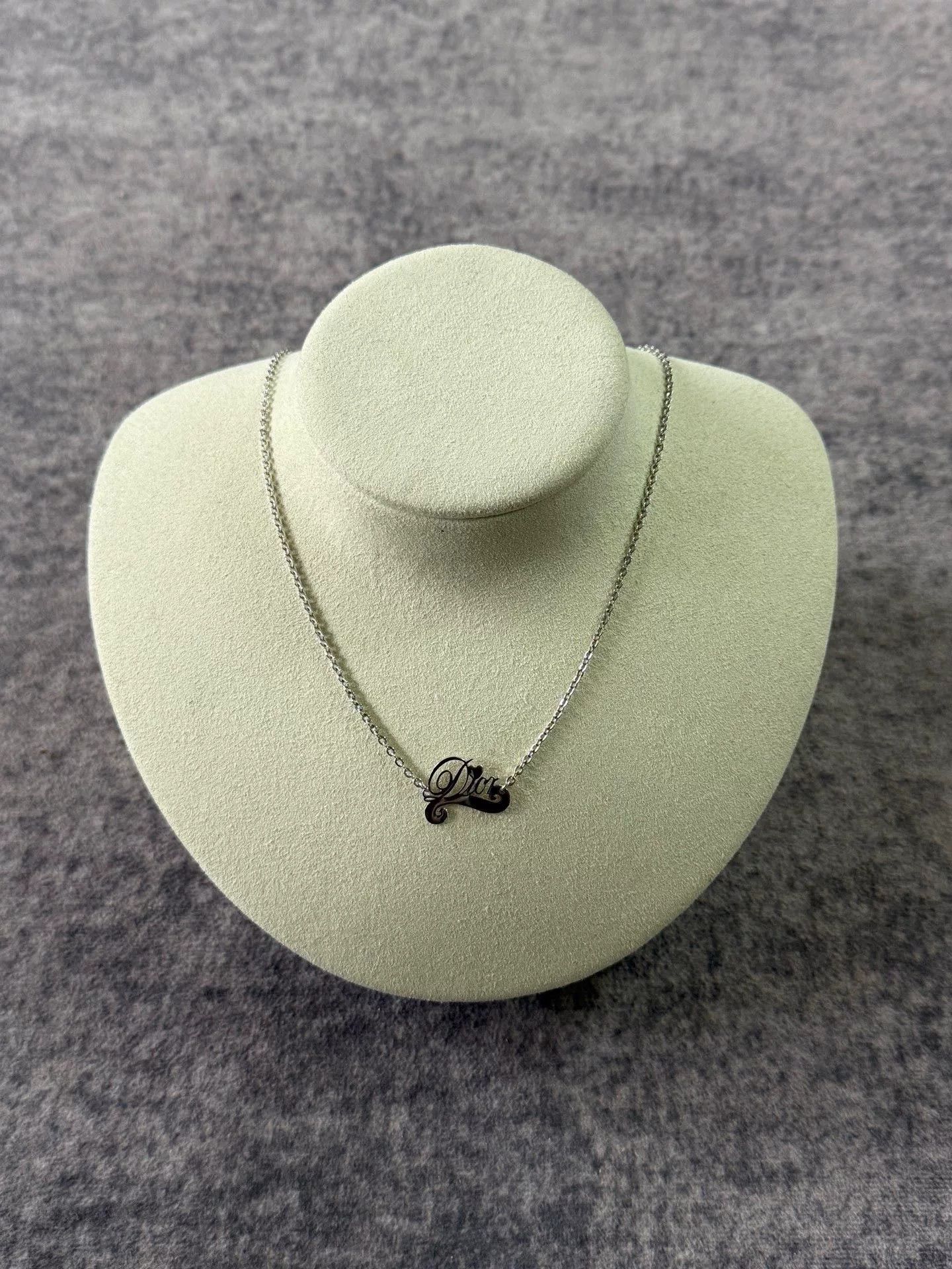 Dior Dior Logo Necklace in Excellent Condition Size ONE SIZE - 1 Thumbnail