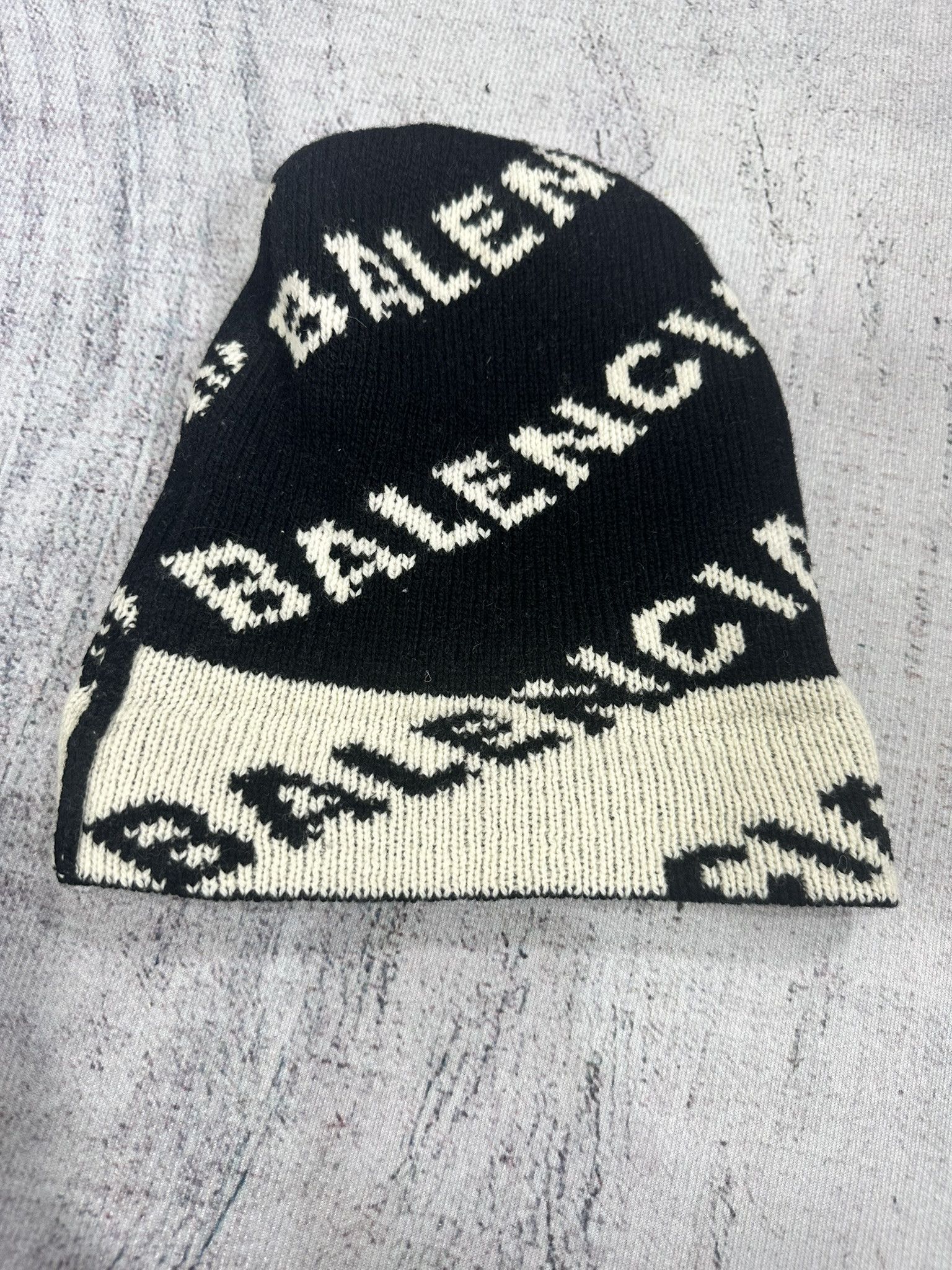 Balenciaga Beanie Winter Hat Allover Logo Black Wool
