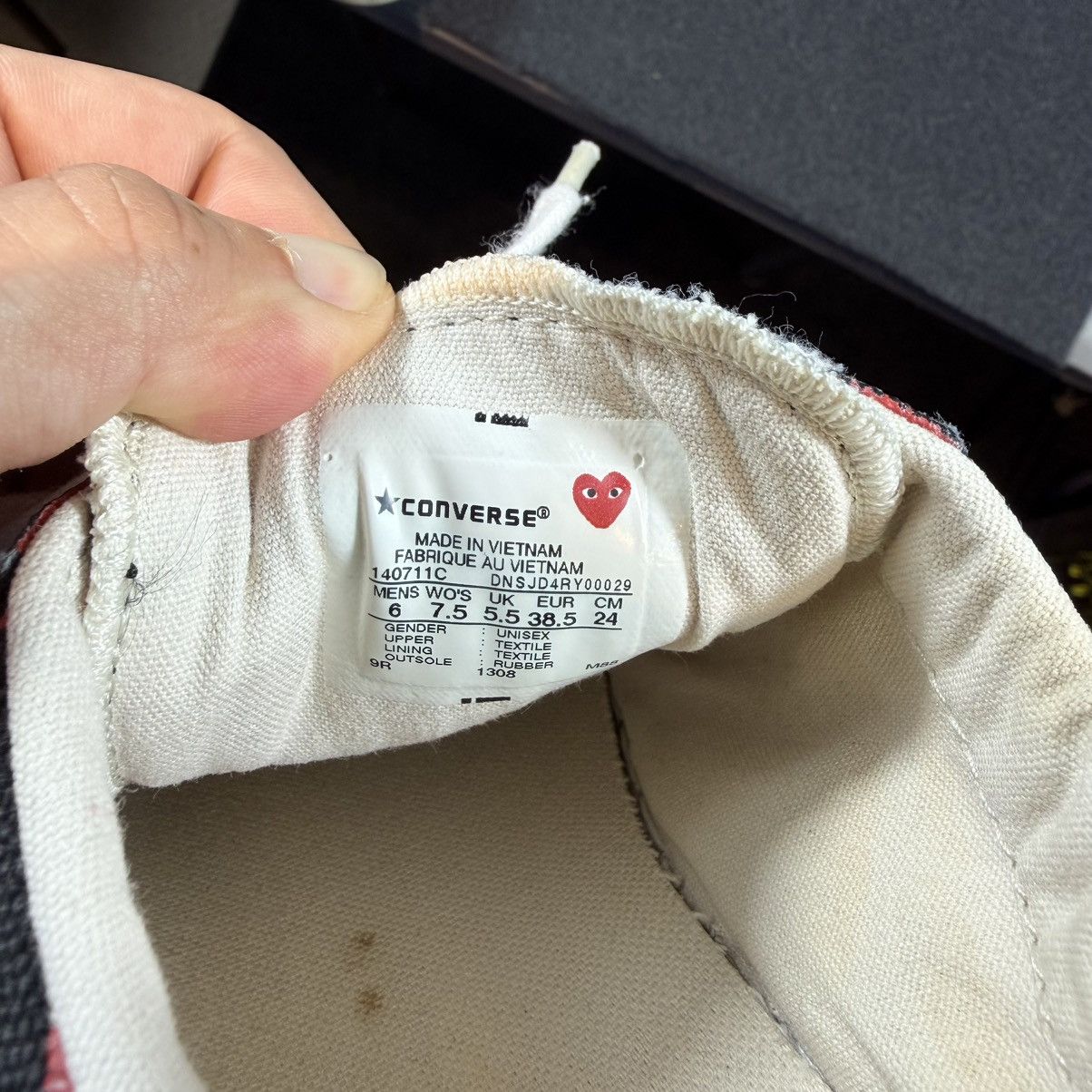 Comme des Garcons PLAY × Converse Comme des Garçons PLAY and Converse mens 6 Womens 7.5 Size US 6 / EU 39 - 8 Thumbnail