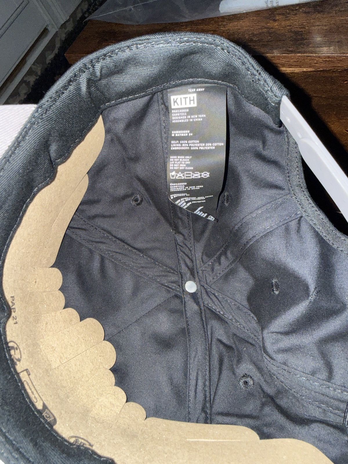 Kith Kith x Batman Twill Two Tone Pinch Crown Snapback Cap Size ONE SIZE - 4 Thumbnail