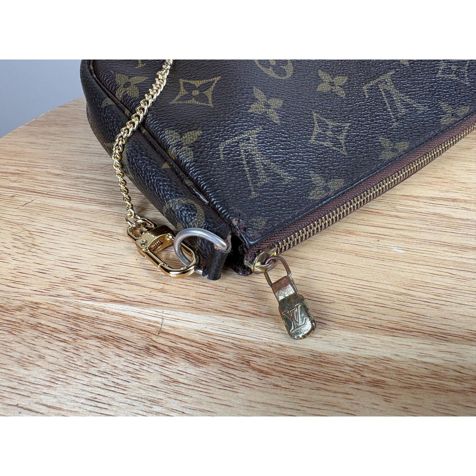 Louis Vuitton Authentic Louis Vuitton Pochette Accesoires Clutch Monogram Size ONE SIZE - 7 Thumbnail