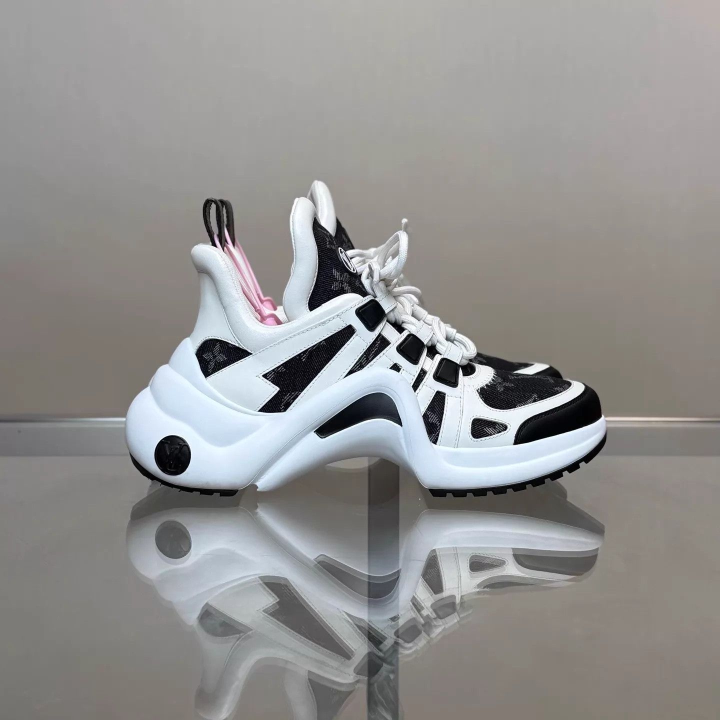 Louis Vuitton LV Archlight Black White Denim Monogram Allover Print 37.5 Size US 7 / IT 37 - 4 Thumbnail
