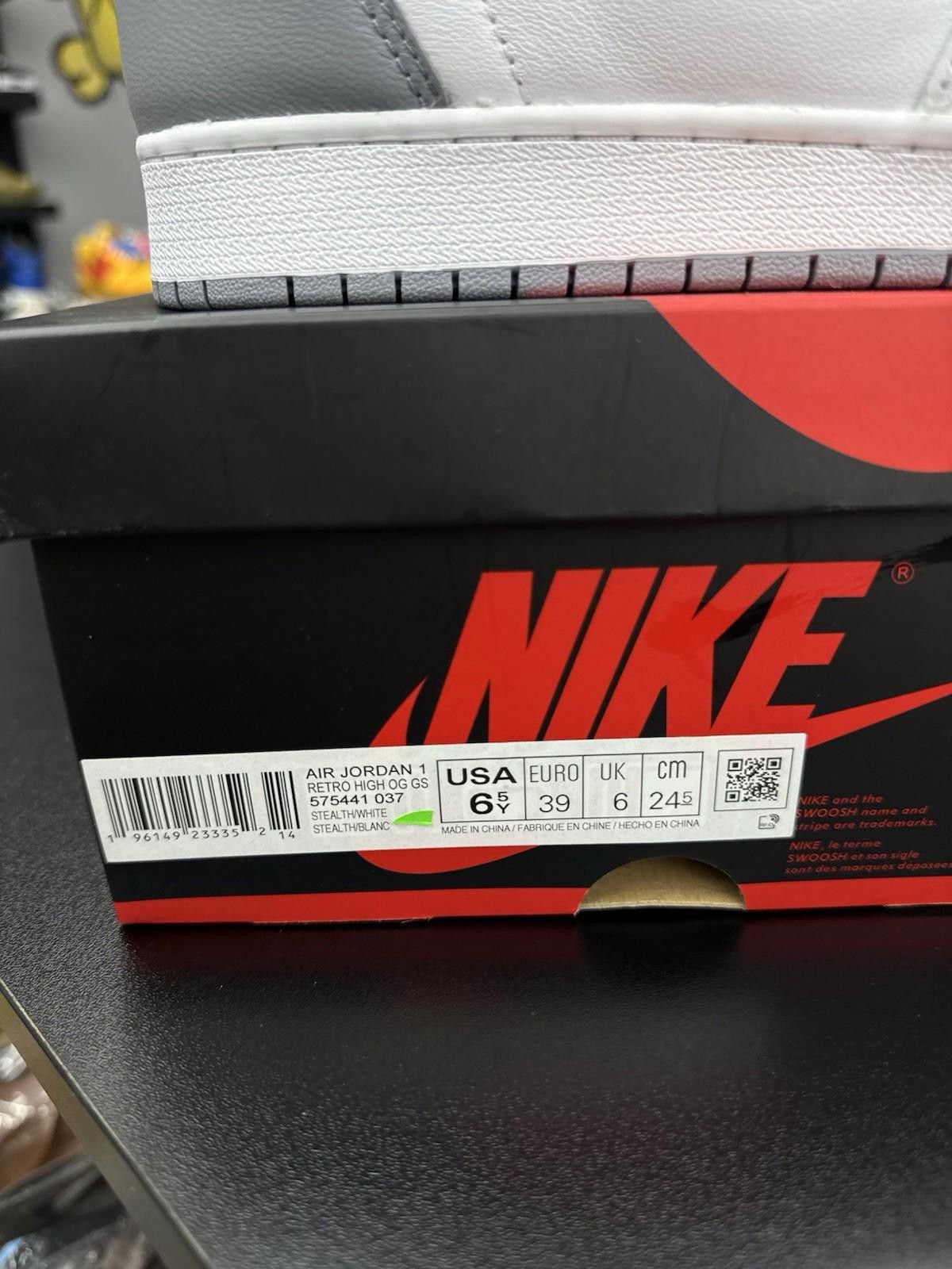 Nike Nike Air Jordan 1 Retro High OG Stealth White - GS 6.5Y/8W Size US 6.5 / EU 39-40 - 10 Thumbnail