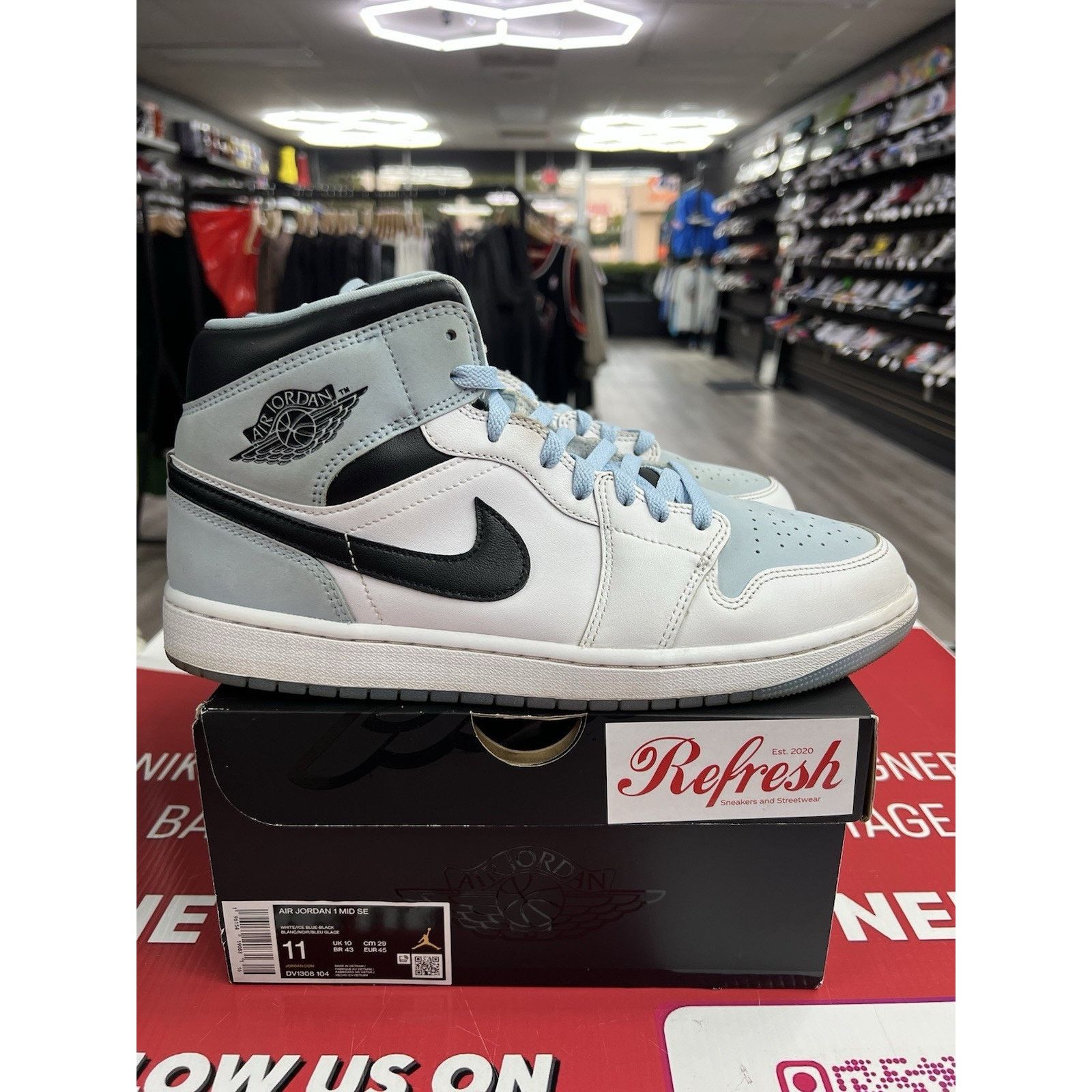 Jordan Brand Air Jordan 1 Mid SE Ice Blue (2023) Size 11 (DV1308-104) Size US 11 / EU 44 - 1 Thumbnail