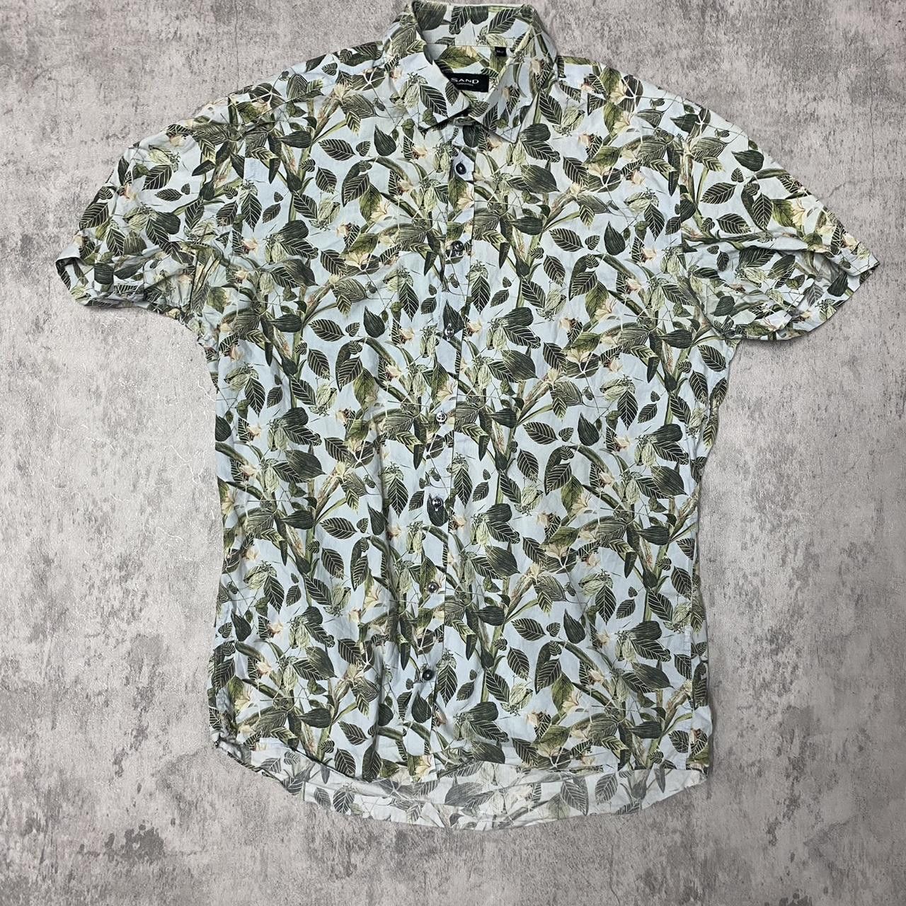 Other White and green floral short sleeve button up shirt Size US L / EU 52-54 / 3 - 1 Thumbnail