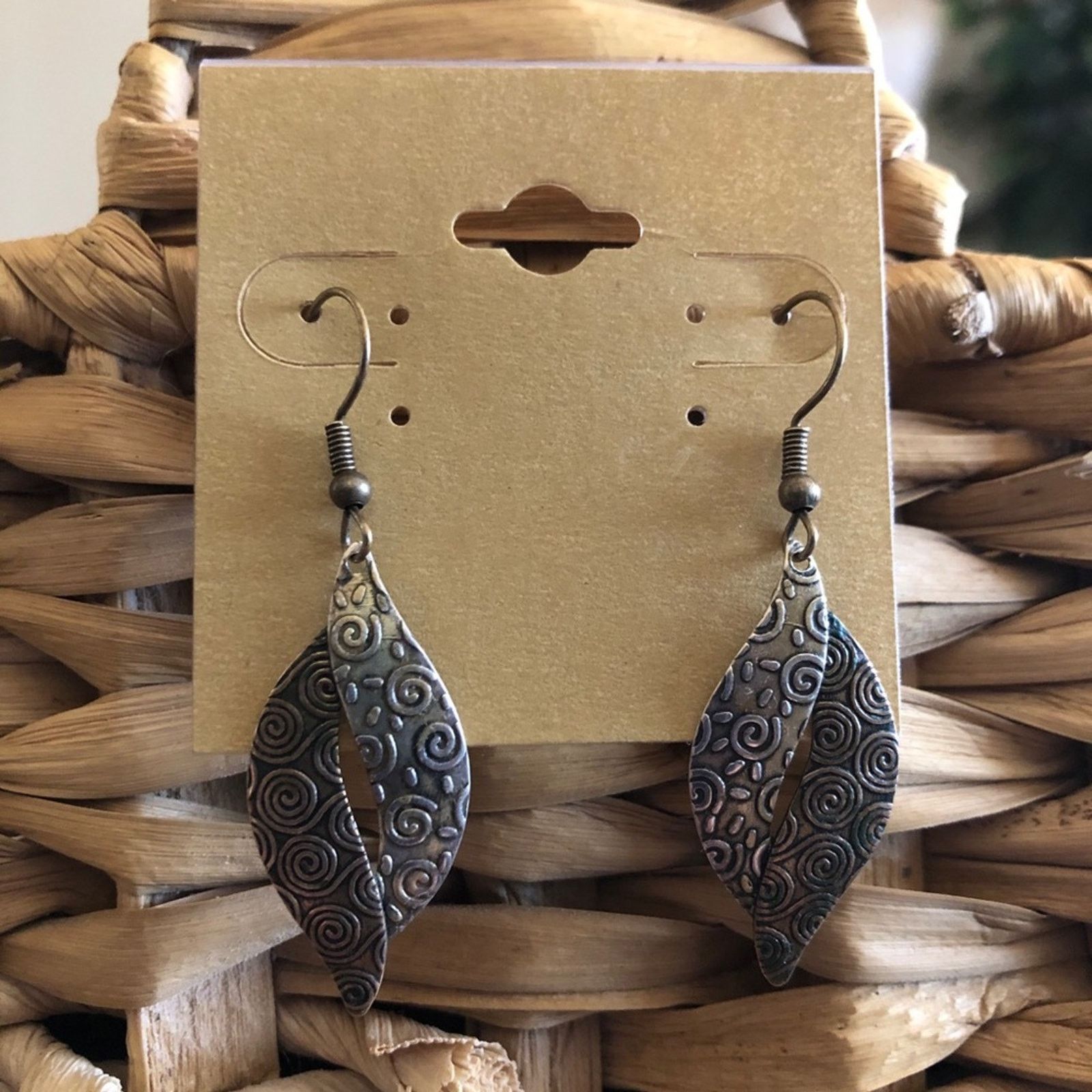 Vintage Vintage repurpose textured swirl design earrings Size ONE SIZE - 1 Thumbnail