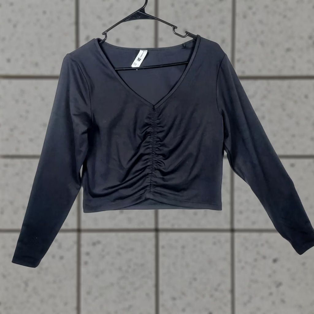 Vintage All in Motion Ruched V-Neck Long Sleeve Top Black L Workout Tee Cropped Women Athletic Shirt Size L / US 10 / IT 46 - 1 Thumbnail